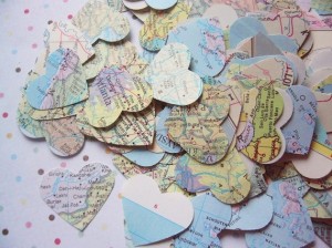 corazones hechos con mapas