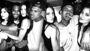 kendall-jenner-kylie-jenner-hang-out-chris-brown-pp-sl