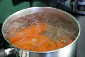 carrots-boiling